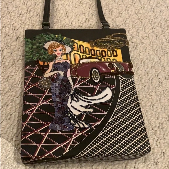 Black purse with beaded Ocean Drive scene - Picture 3 of 7